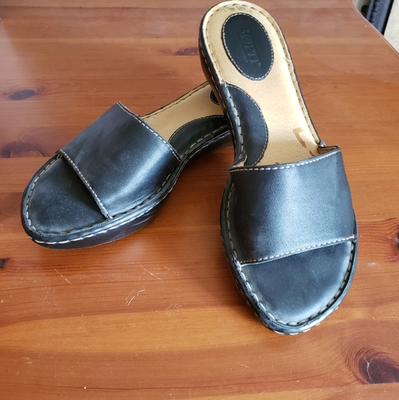Born Shoes - BORN Leather Slides